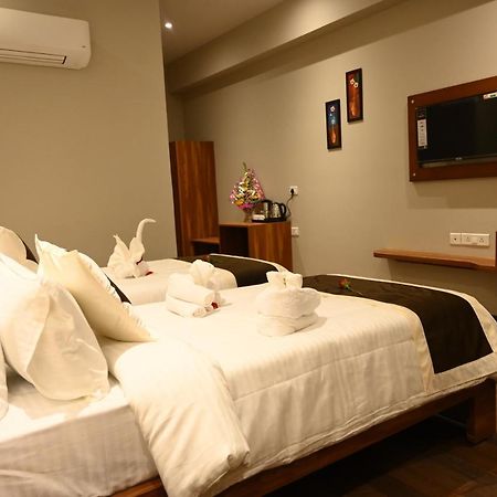 Neel Clarks Inn Express Agra  Esterno foto