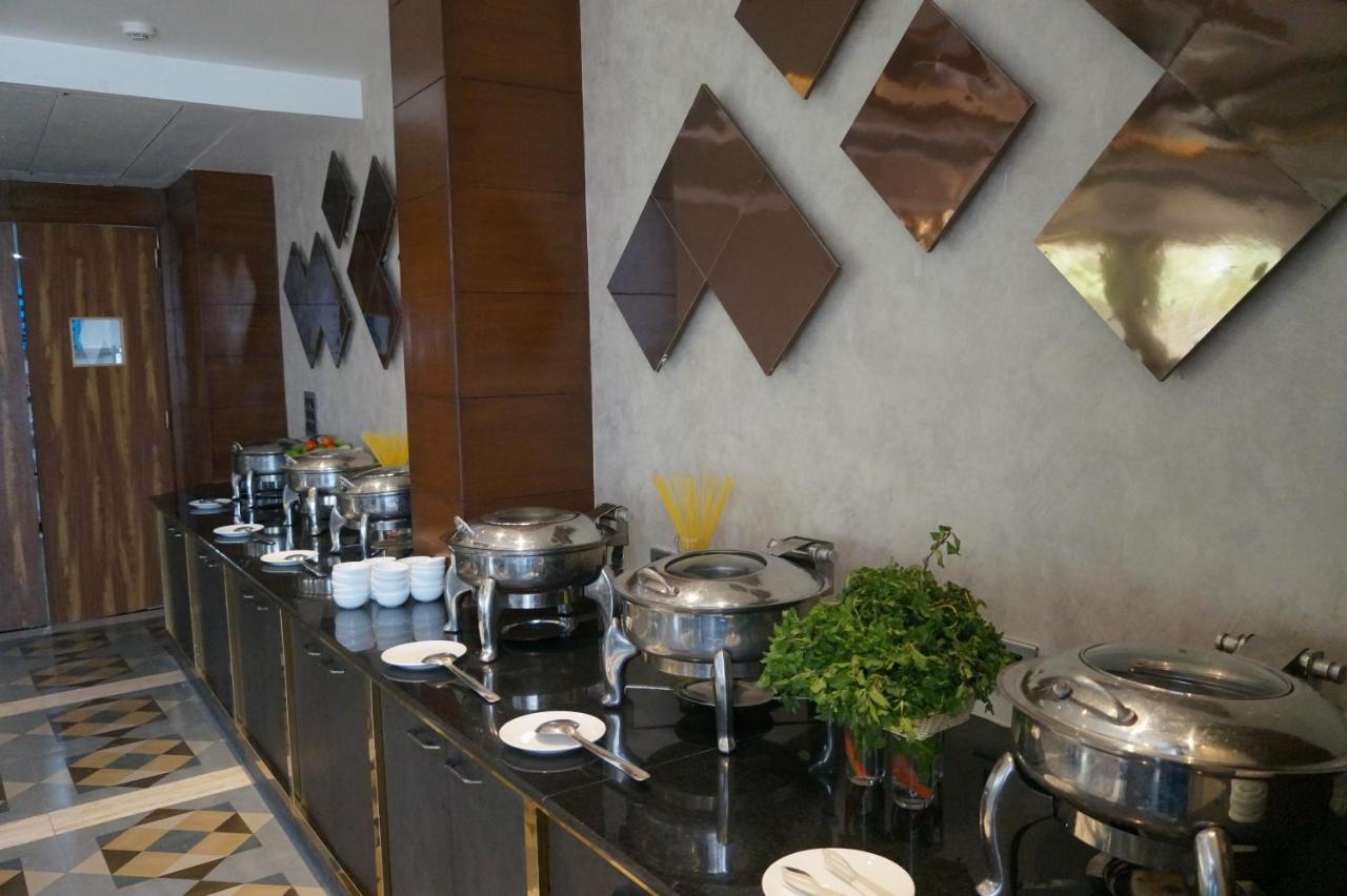 Neel Clarks Inn Express Agra  Esterno foto