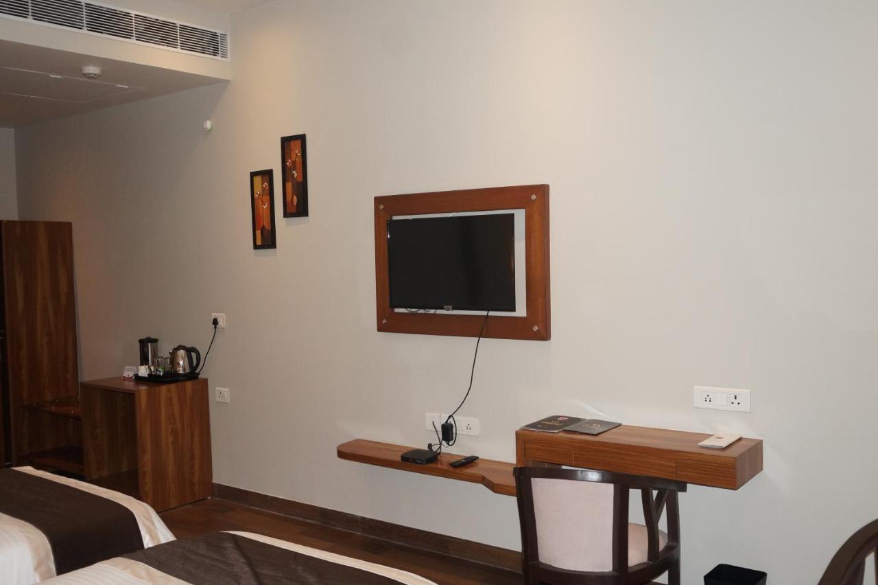 Neel Clarks Inn Express Agra  Esterno foto