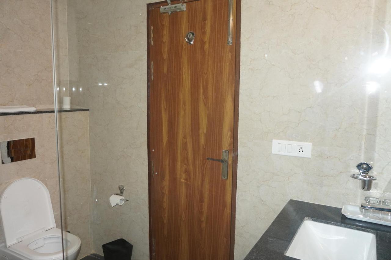 Neel Clarks Inn Express Agra  Esterno foto